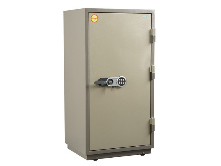 Огнестойкий сейф Valberg FRS-140.T-EL купить в Пскове