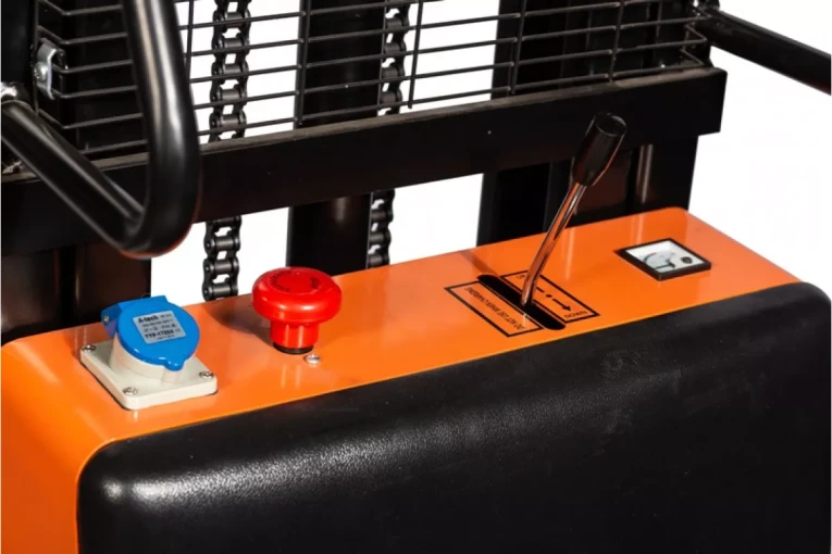 Штабелер электрический самоходный 1 т - 3 м Вилы: 1150 , Гелевая АКБ, CL1030J SIBLINE купить в Пскове Штабелер электрический самоходный 1 т - 3 м Вилы: 1150 , Гелевая АКБ, CL1030J SIBLINE купить в Пскове