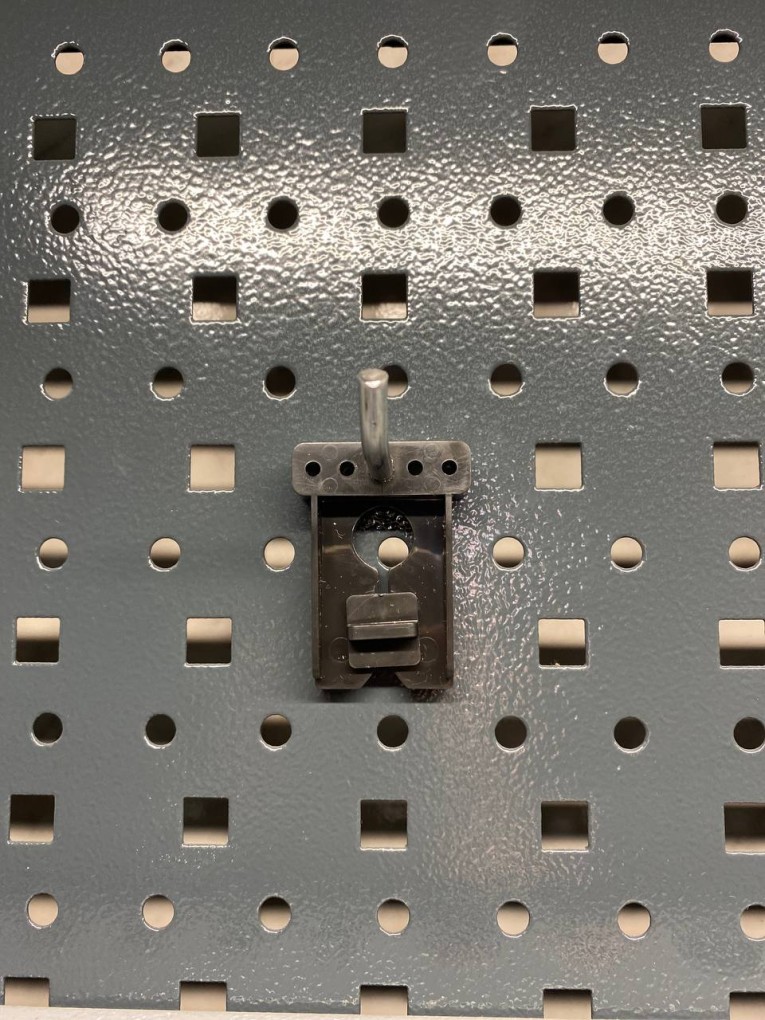 Крючок 38 мм купить в Пскове Крючок 38 мм купить в Пскове