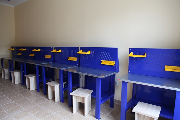 Верстак-стол бестумбовый ВП-1 с экраном купить в Пскове Верстак-стол бестумбовый ВП-1 с экраном купить в Пскове