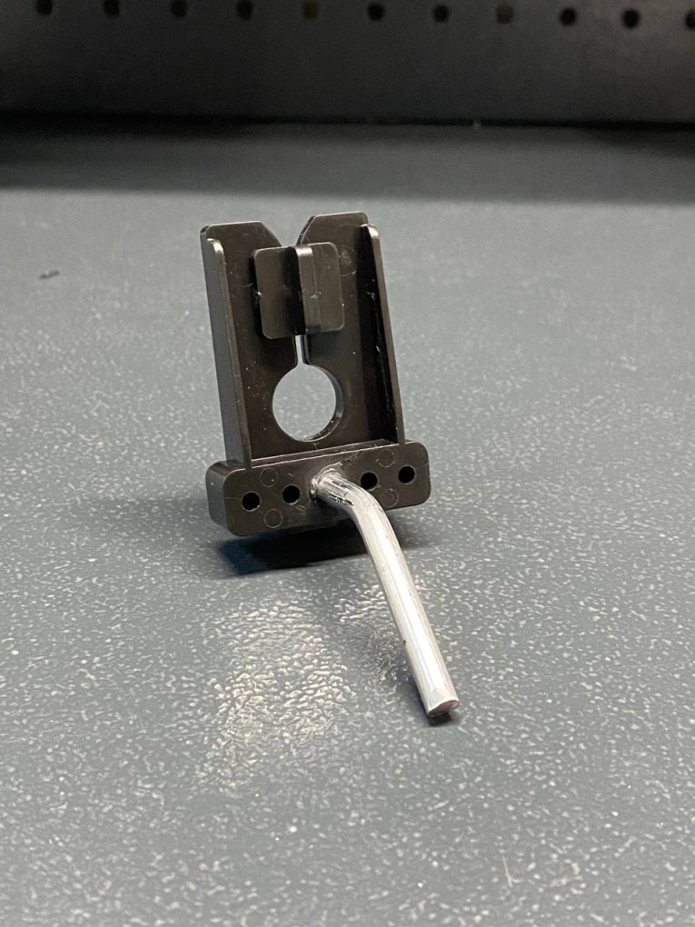 Крючок наклонный 50 мм купить в Пскове