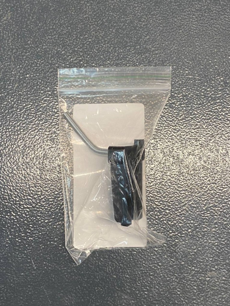 Крючок наклонный 50 мм купить в Пскове