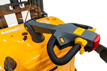 Штабелер электрический самоходный CDDK20 (2000 кг, 6,5 м, 24В / 300Ач, EPS) SMARTLIFT (SMART) купить в Пскове Штабелер электрический самоходный CDDK20 (2000 кг, 6,5 м, 24В / 300Ач, EPS) SMARTLIFT (SMART) купить в Пскове